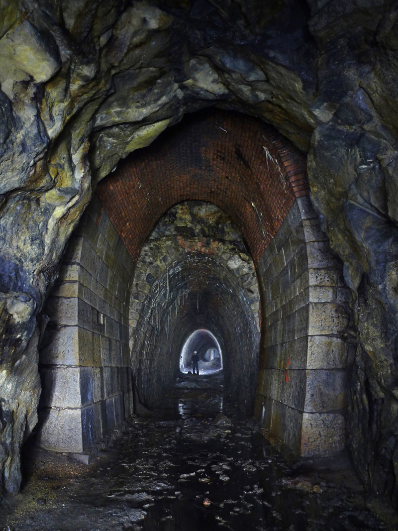 Tunnel ferroviaire