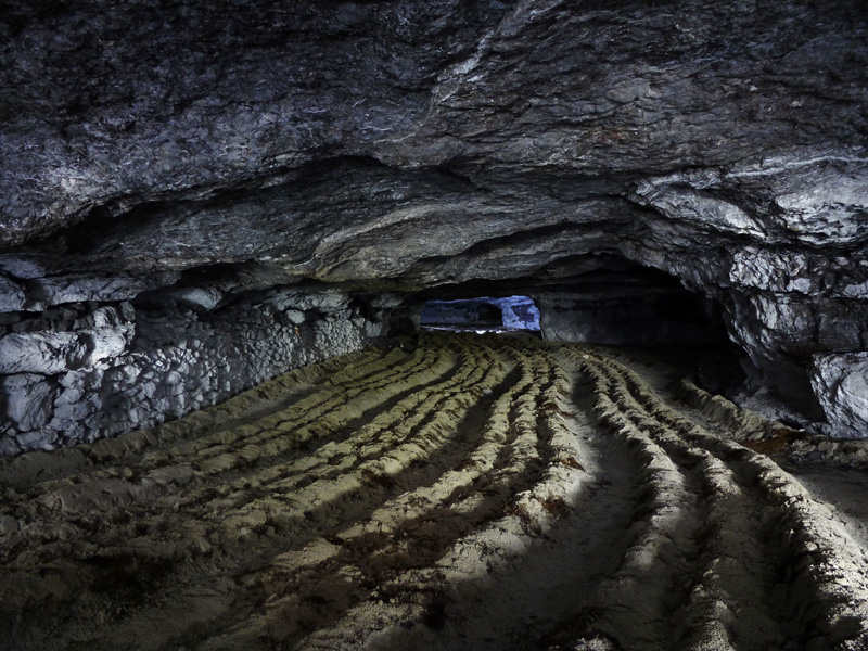 Ancienne champignonnière dans une carrière de gypse abandonnée